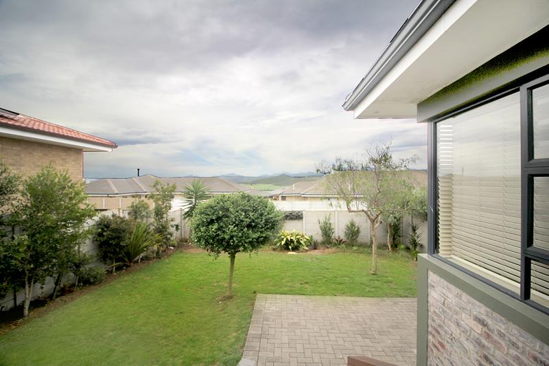 3 Bedroom Property for Sale in Reebok Western Cape